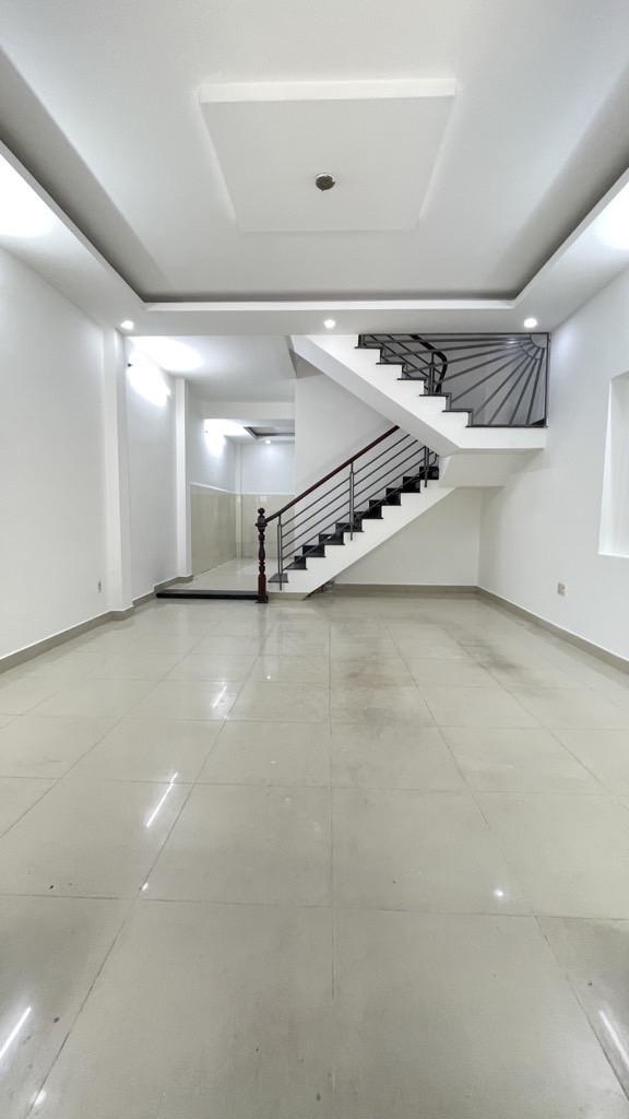 Cách VAI BƯỚC CHÂN RA MẶT TIỀN THUẬN TIỆN ĐI LẠITRƯỜNG CHINH TÂY THẠNH TÂN PHÚ