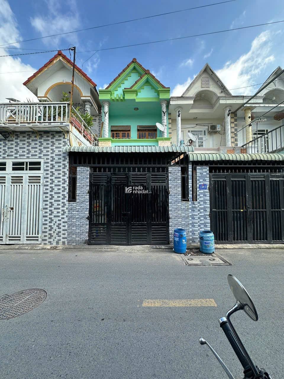BÁN NHÀ 1 LẦU 1 TRỆT Phường Dĩ An. TP. Hồ Chí Minh : LH : 0979 895 975