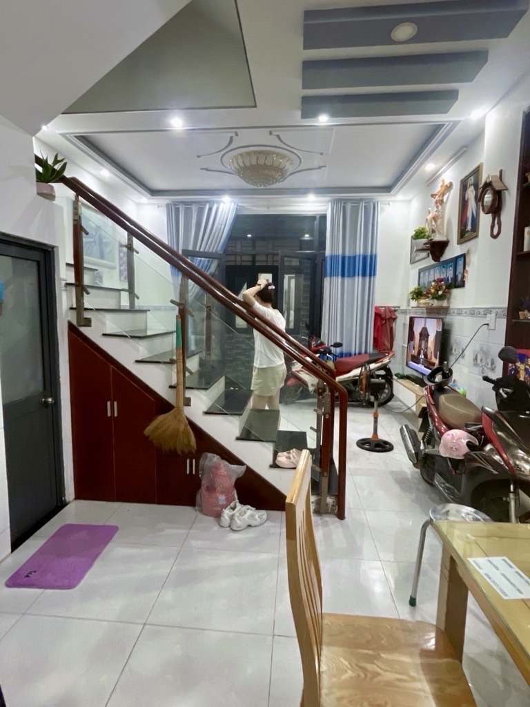 NHÀ 4 TẦNG BTCT - LÊ THÚC HOẠCH - VƯỜN LÀI - NGANG 4.65X8 - DTCN 38M2 - 4 PN - 3 WC
