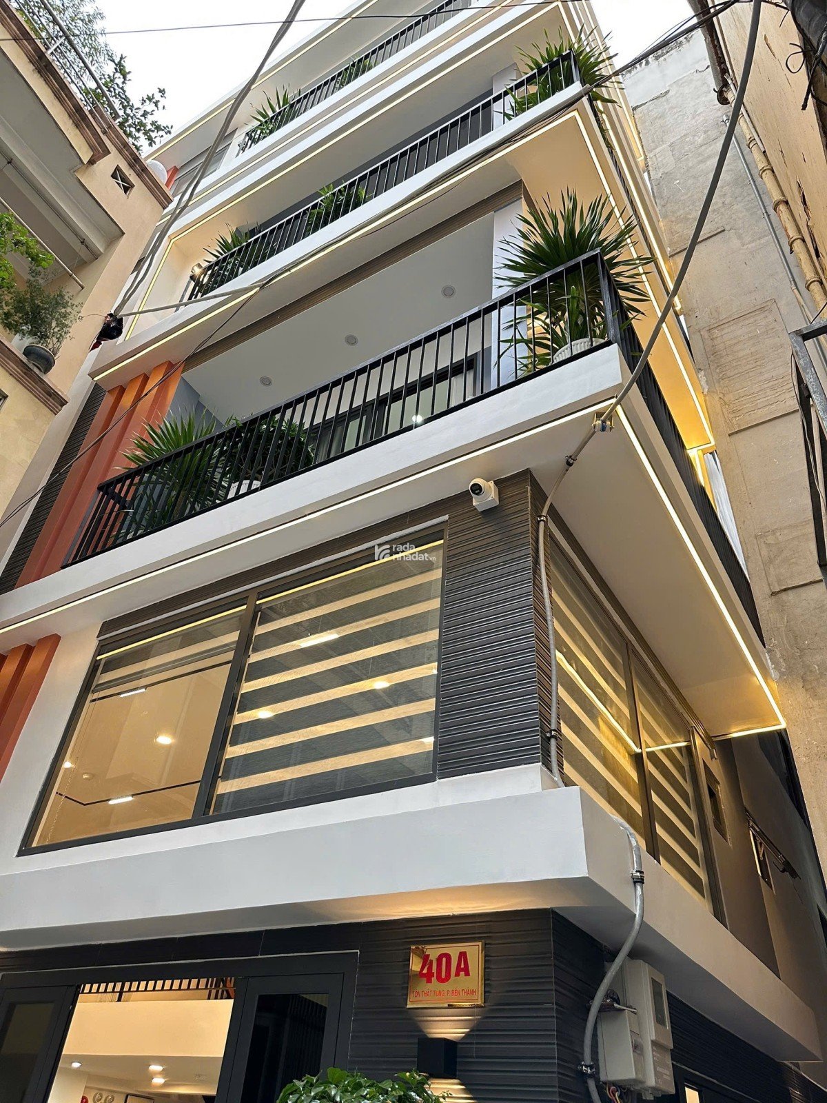 CHDV HẠNG SANG 2 MẶT TIỀN TÔN THẤT TÙNG Q1 - DÒNG TIỀN 1.2 TỶ/NĂM