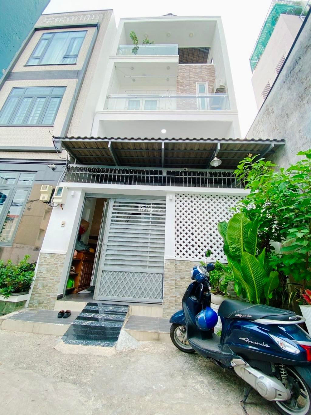 BÁN NHÀ GẦN CHỢ PHẠM VĂN HAI - BÙI THỊ XUÂN - TÂN BÌNH - KHU VỰC DÂN TRÍ - 60M2 - NGANG ĐẸP 5.2M 