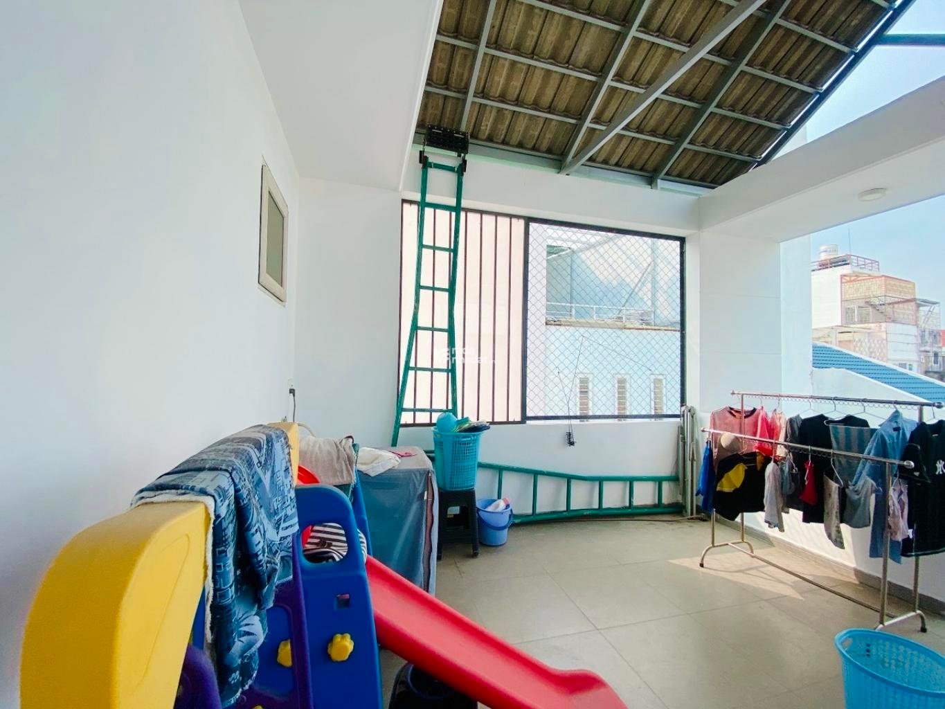 BÁN NHÀ GẦN CHỢ PHẠM VĂN HAI - BÙI THỊ XUÂN - TÂN BÌNH - KHU VỰC DÂN TRÍ - 60M2 - NGANG ĐẸP 5.2M 
