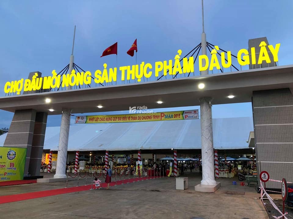 NGÃ TƯ DẦU GIÂY SÂN BAY LONG THÀNH