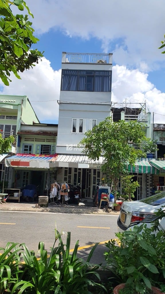 NHÀ MỚI MẶT TIỀN KINH DOANH SÁT Q5, NGANG 4M, 4 TẦNG, SHR, HOÀN CÔNG, NHỈNH 4 TỶ