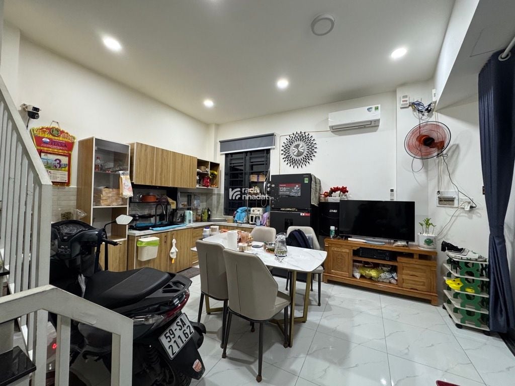 Bán nhà đường Nguyễn Văn Công Gò Vấp - 3 tầng - 40m2 - tặng full nội thất - nhỉnh 4 tỷ