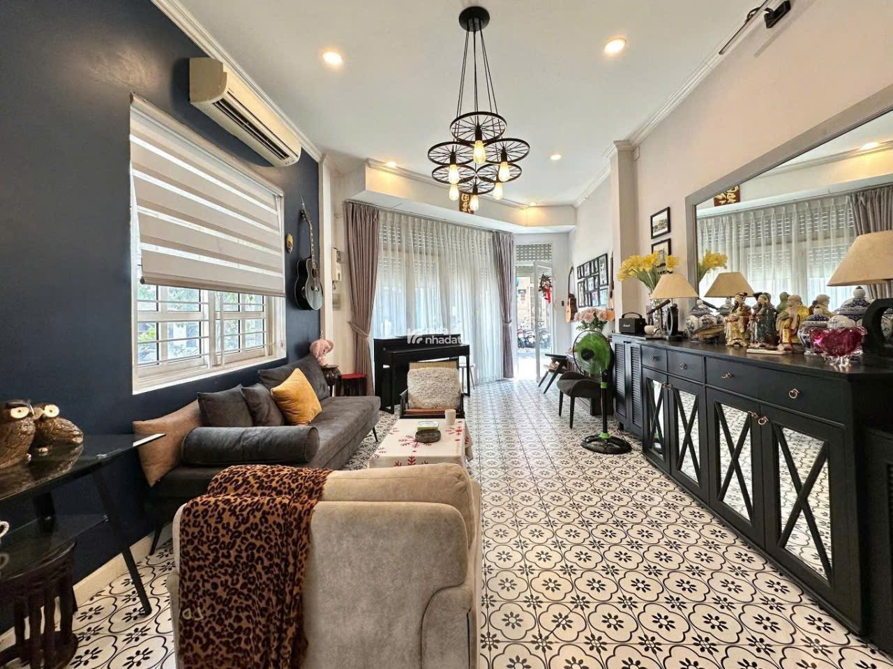Mặt tiền kinh doanh lô góc  4 tầng  Hoa Lan  Phường 2  Phú Nhuận  4x16m  Giá 29.5 tỷ