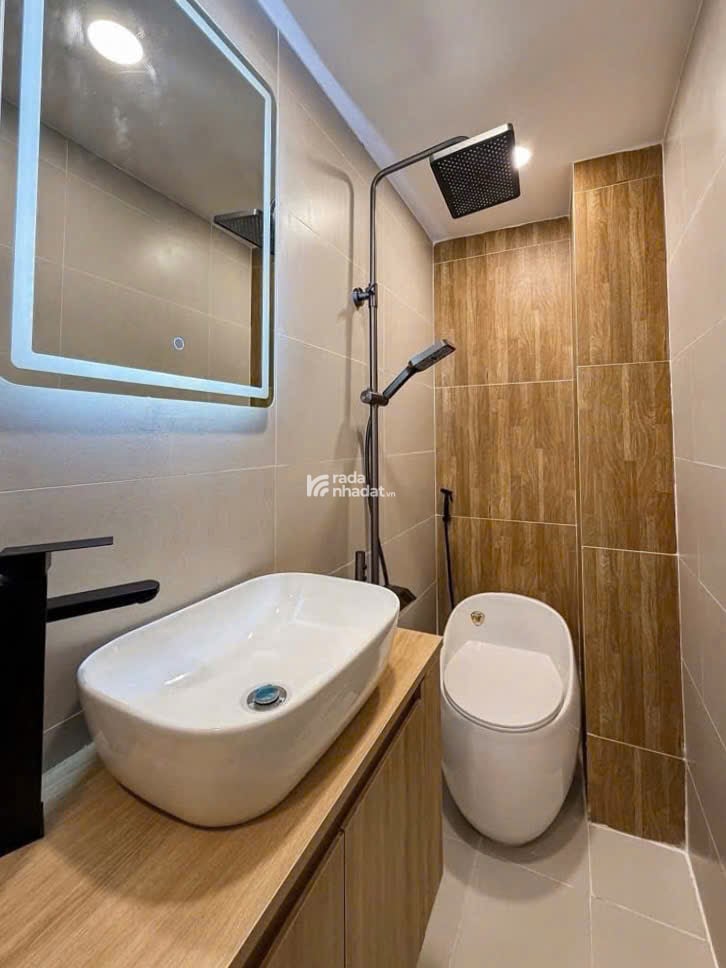 Nhà xinh QUẬN 3 - Cách Mạng Tháng Tám - 4 Tầng Ban công - 4.89 tỷ