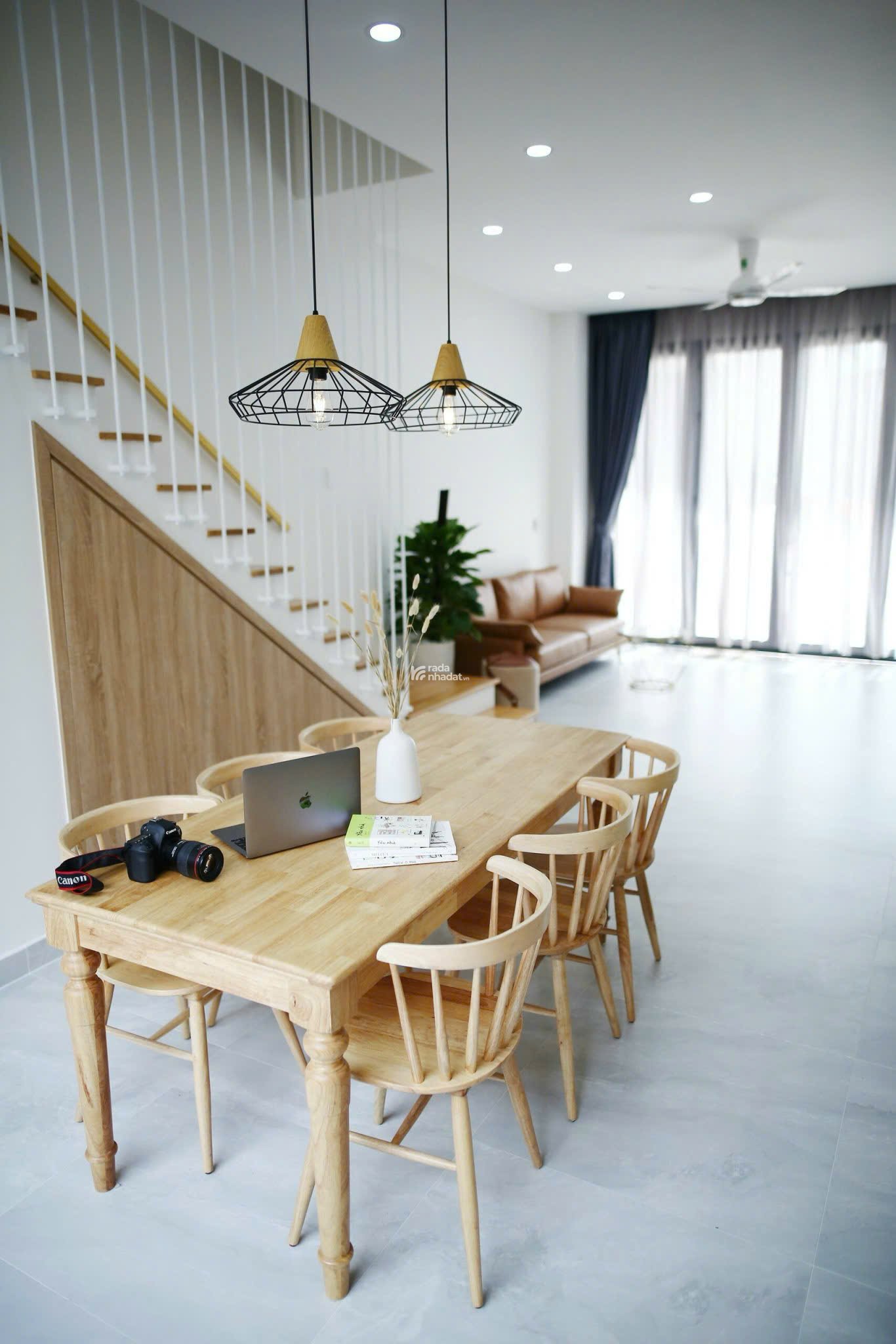 Nhà hẻm nội bộ xe hơi ra vô thoải mái giá chỉ 9,5 tỷ.