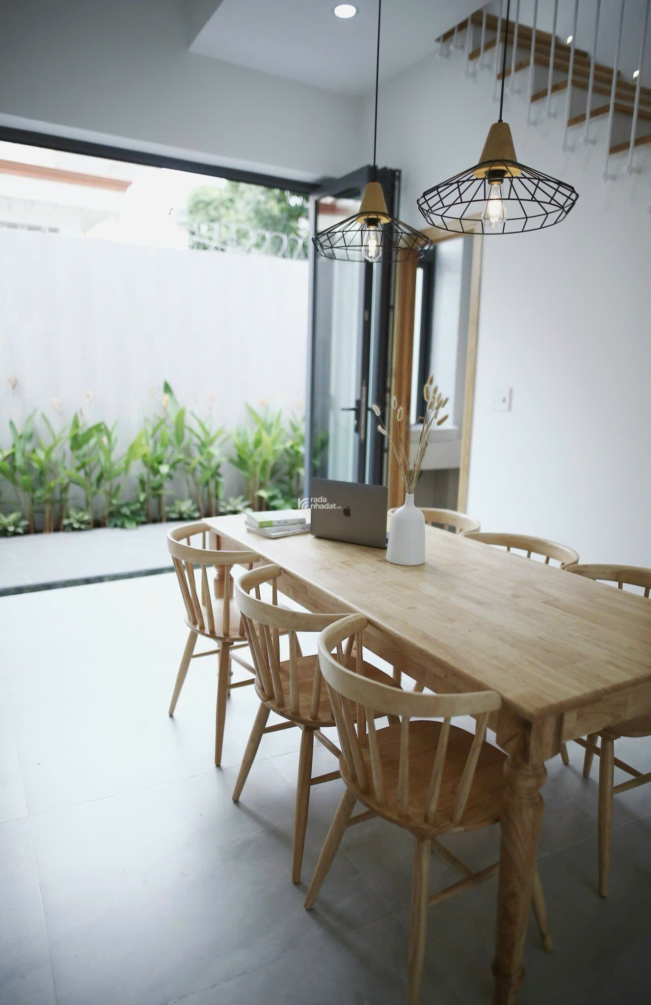 Nhà hẻm nội bộ xe hơi ra vô thoải mái giá chỉ 9,5 tỷ.