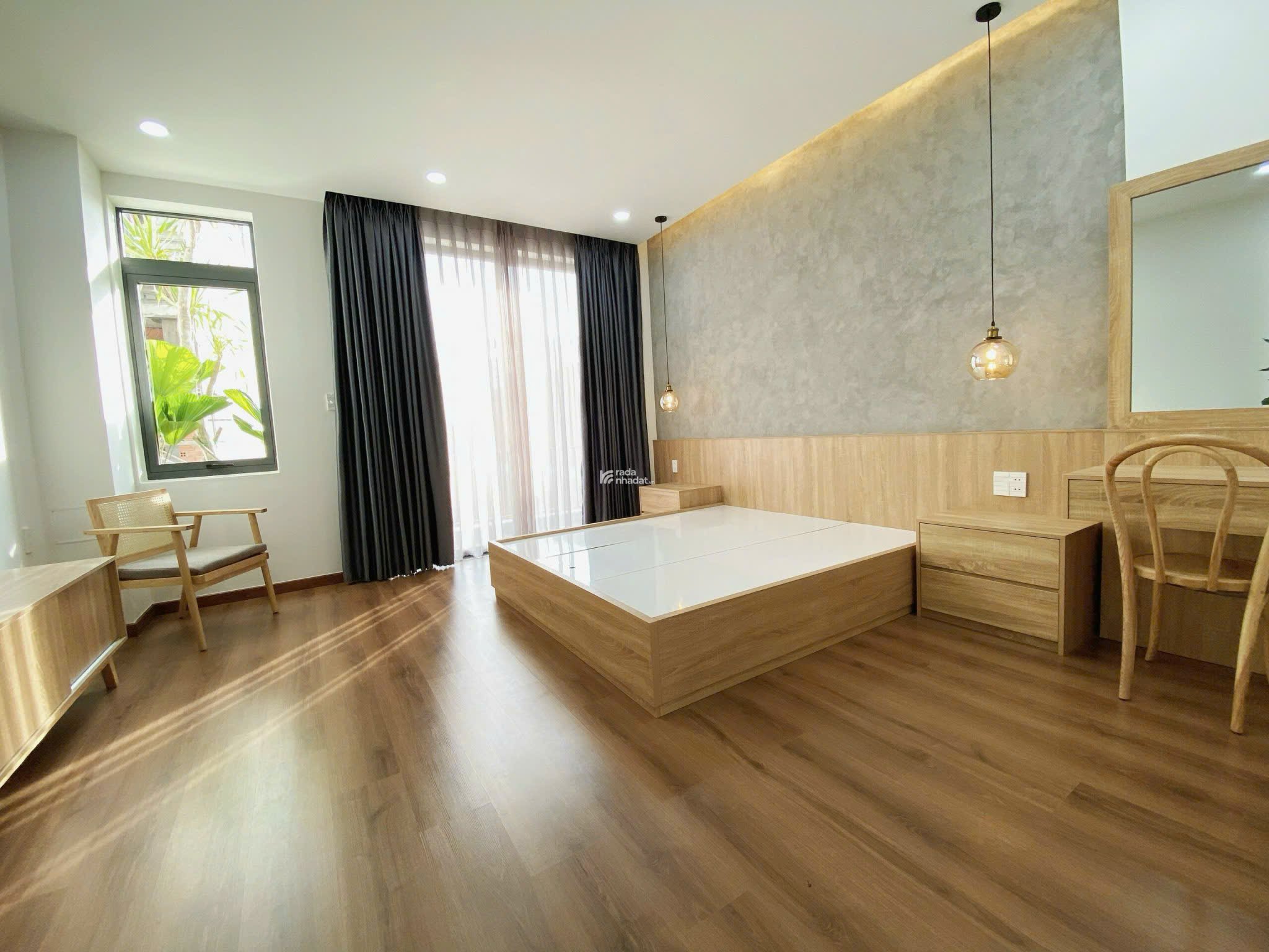 Nhà hẻm nội bộ xe hơi ra vô thoải mái giá chỉ 9,5 tỷ.