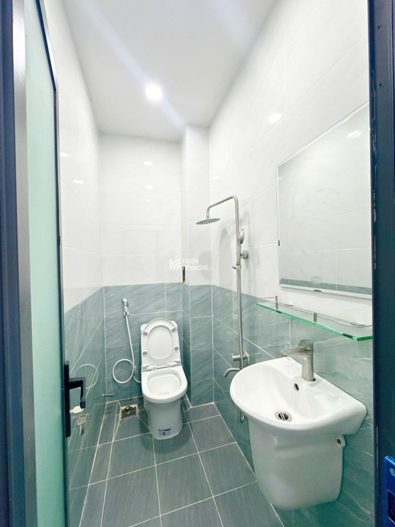  CHỈ 1/LÊ VĂN QUỚI - HẺM XE TẢI ĐẬU CỬA - 32M2 (3.2x10M) 2 TẦNG MỚI 3 TỶ