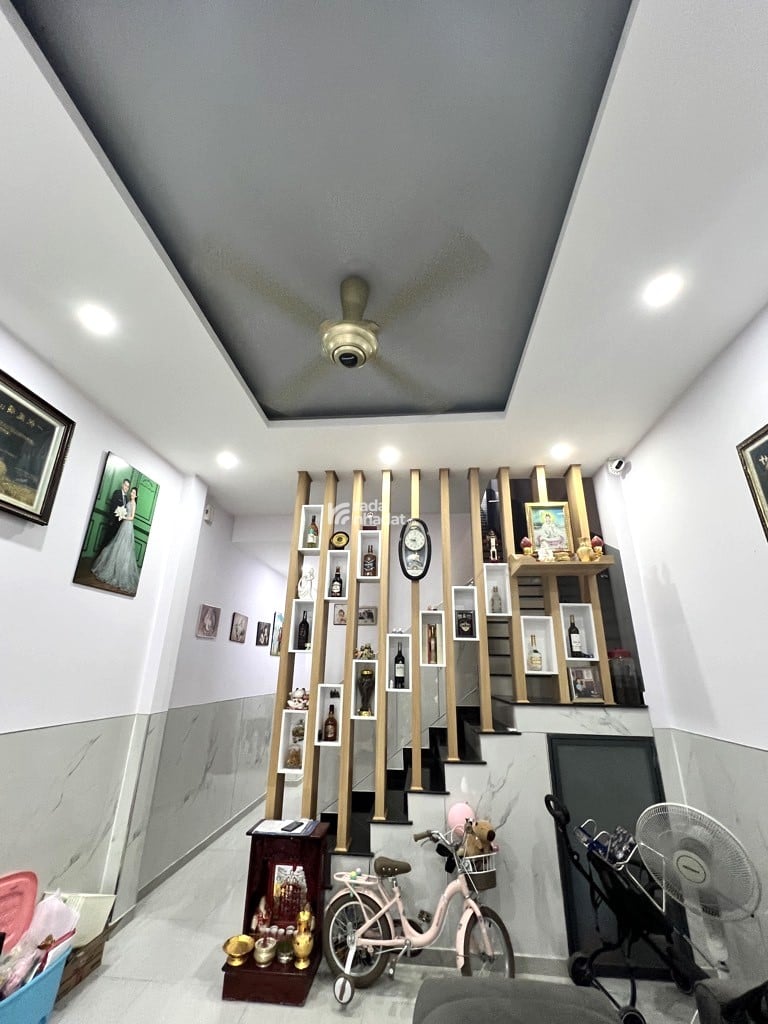 NHÀ ĐẸP 3 TẦNG HẺM 1 SẸT ĐƯỜNG LÒ LU - HẺM THÔNG XE TẢI - GIÁ 6.8 TỶ (TL)