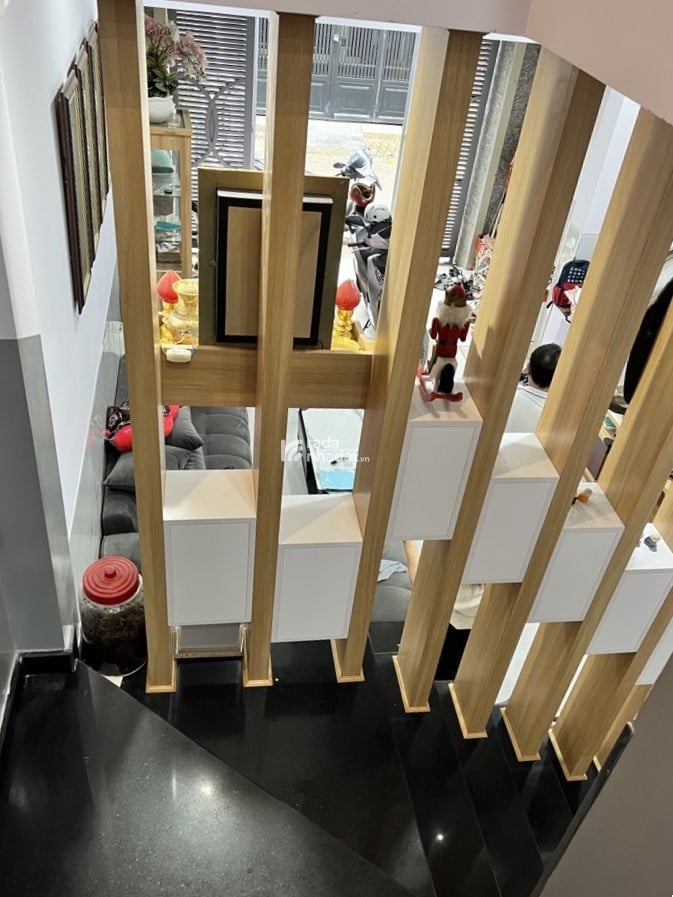 NHÀ ĐẸP 3 TẦNG HẺM 1 SẸT ĐƯỜNG LÒ LU - HẺM THÔNG XE TẢI - GIÁ 6.8 TỶ (TL)