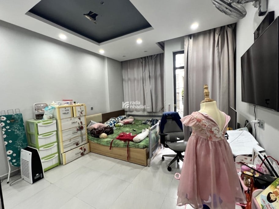 NHÀ ĐẸP 3 TẦNG HẺM 1 SẸT ĐƯỜNG LÒ LU - HẺM THÔNG XE TẢI - GIÁ 6.8 TỶ (TL)