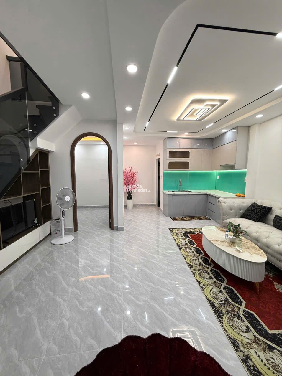 Gần MT Âu Cơ, 35m2 nở hậu, 3PN mới keng, chỉ 4.75 tỷ, dọn vào ở ngay