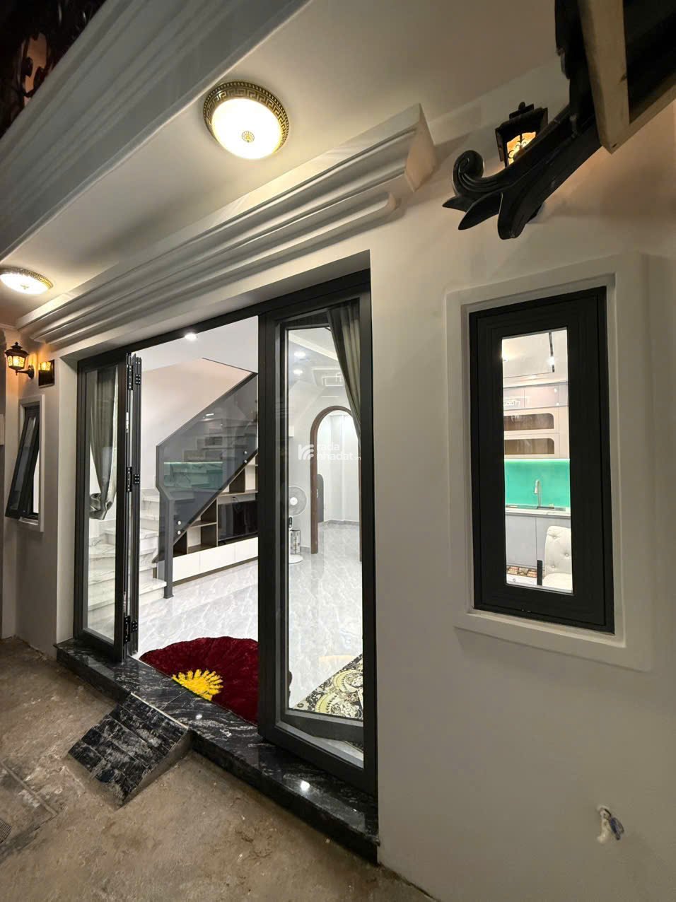 Gần MT Âu Cơ, 35m2 nở hậu, 3PN mới keng, chỉ 4.75 tỷ, dọn vào ở ngay