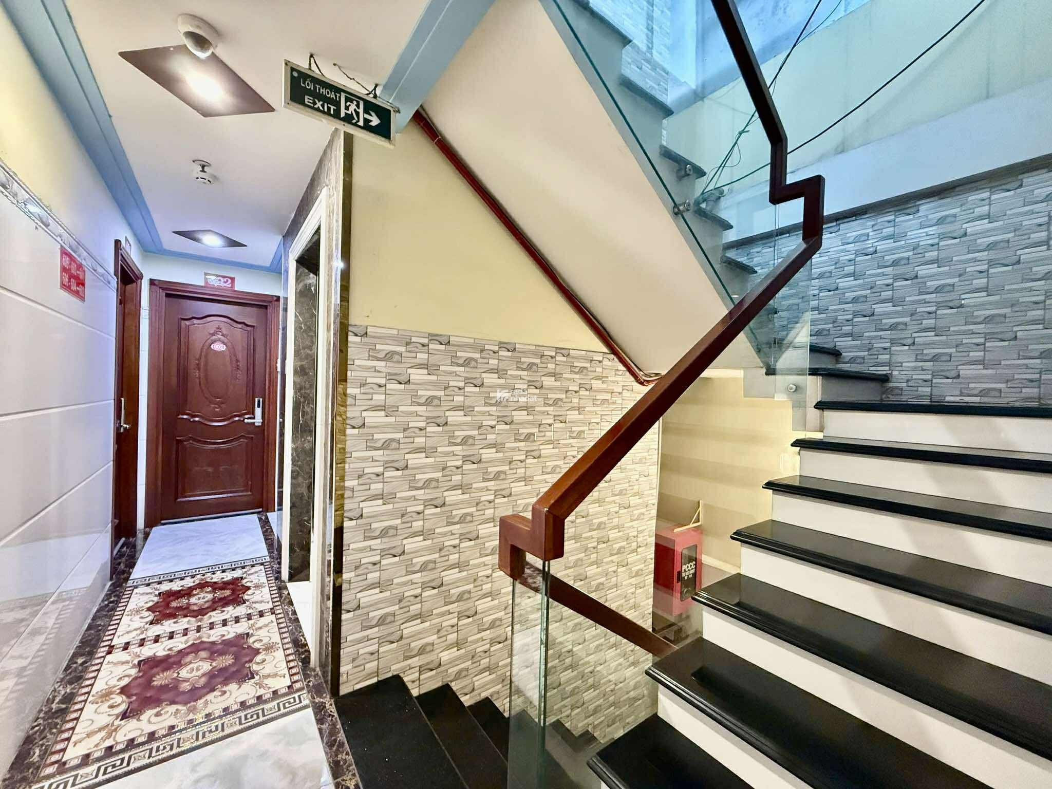 KHÁCH SẠN 7 TẦNG K300 HOÀNG HOA THÁM - DÒNG TIỀN 220TR/THÁNG - 58.5 TỶ