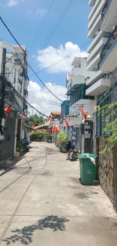 SÁT MT CHU VĂN AN, BÌNH THẠNH, 668M2 CŨ TIỆN XÂY MỚI. GIẢM 350TR CHỈ 40.5T TL 