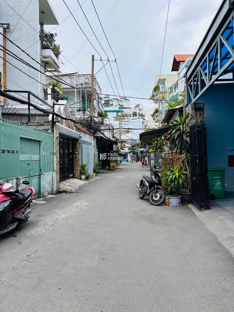 NGAY CHỢ PHÚ TRUNG - GIÁP Q11 - ĐẦM SEN- TRỊNH ĐÌNH TRỌNG- TÂN PHÚ-DT: 4*24M- 8 TỶ 9