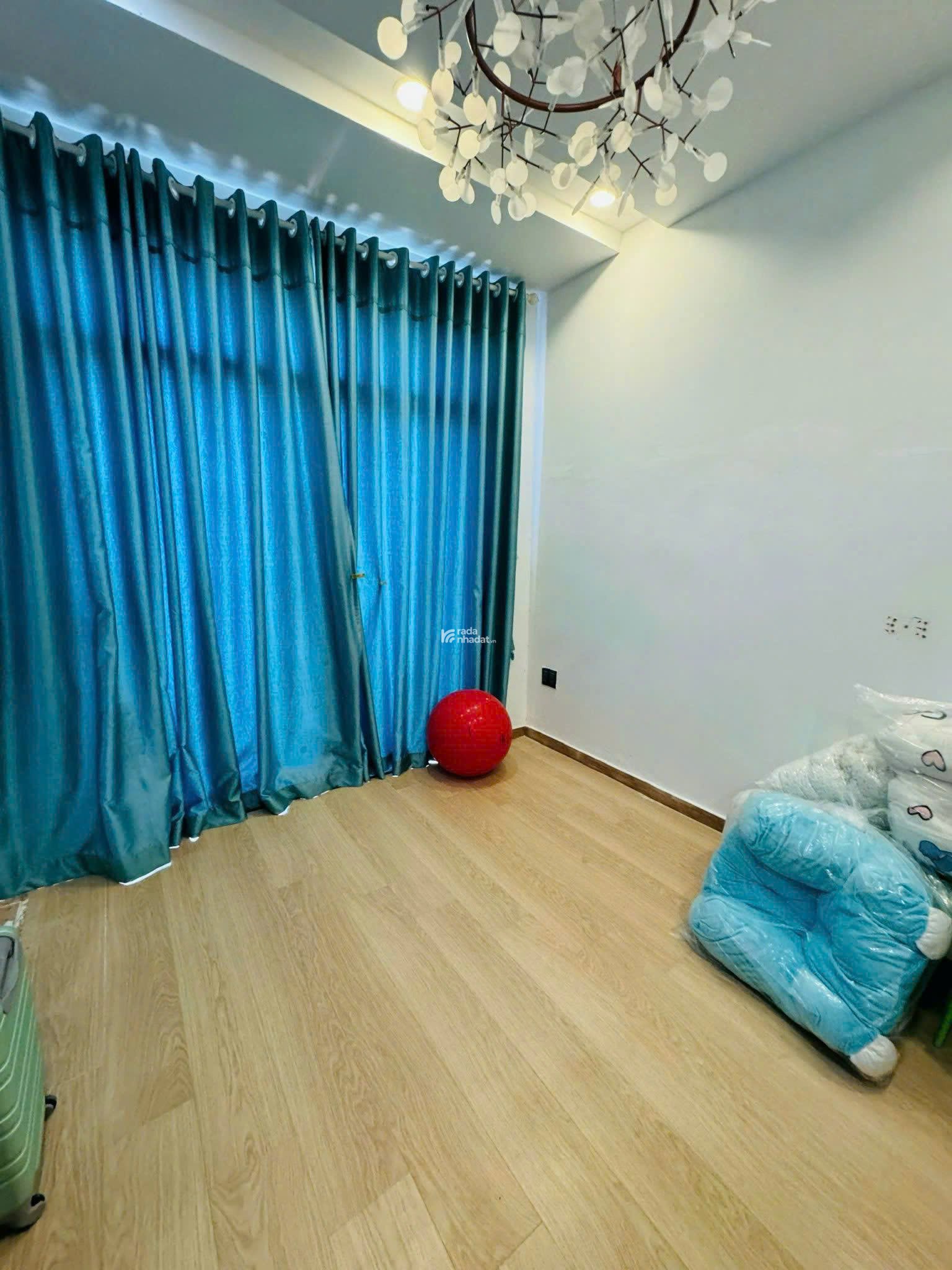 BÁN NHÀ HẺM 3 GÁC - 8.5 tỷ 5 tầng - có thang máy