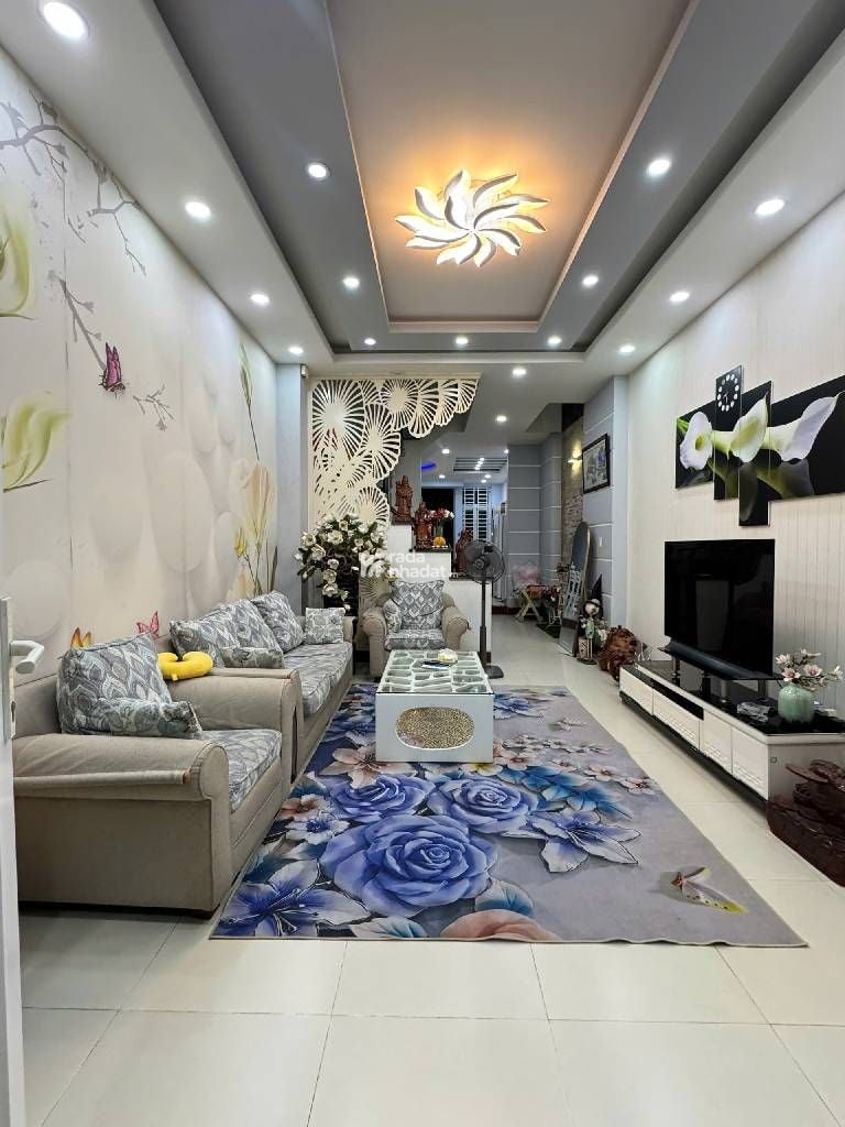 Bán nhà mặt tiền kinh doanh đường Trần Bá Giao - dt 4m*22m - 4 tầng - 14 tỷ bé