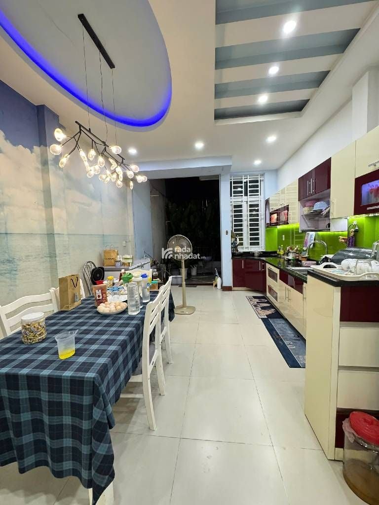 Bán nhà mặt tiền kinh doanh đường Trần Bá Giao - dt 4m*22m - 4 tầng - 14 tỷ bé