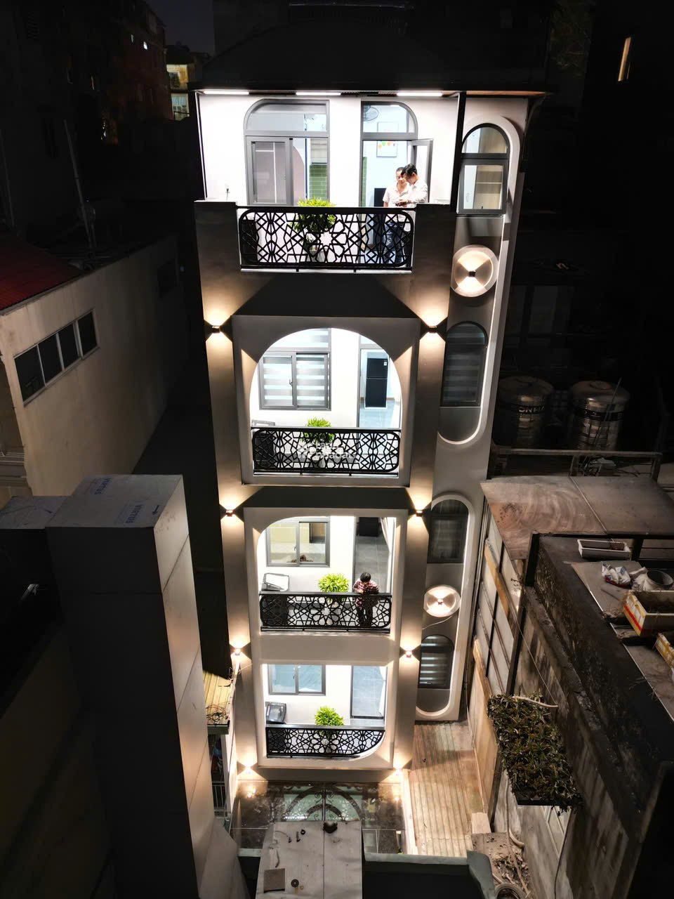 Bán nhà hẻm xe tải 10m Giá 14.5TỶ DT(3.5x16m) 5 tầng 9PN Cao Thắng Q10