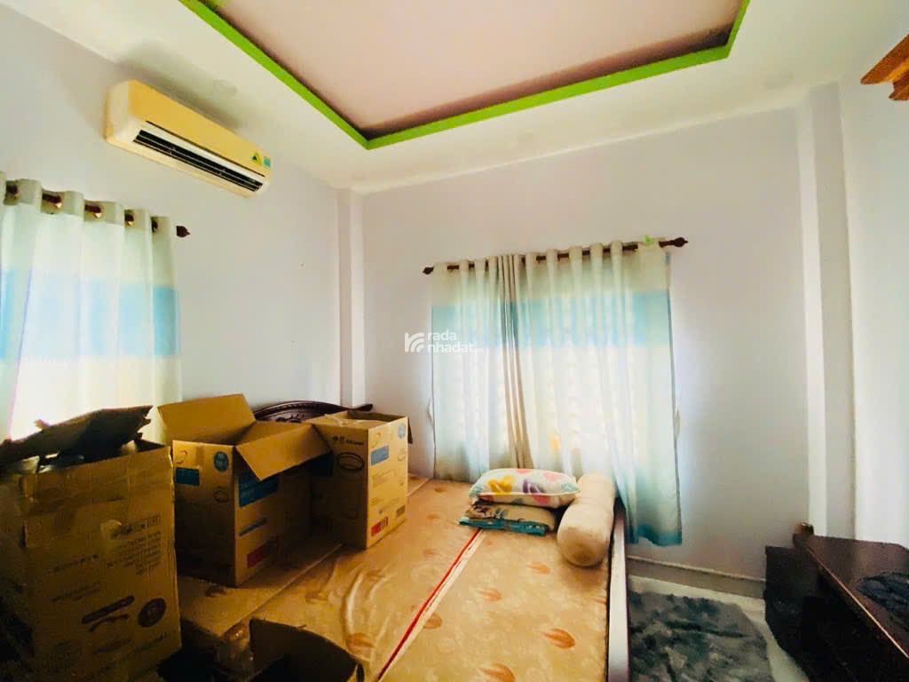 Nhà Phố 1 Trêt 2 Lầu Mặt Tiền Đường Thới An 10   P Thới An  Quận 12