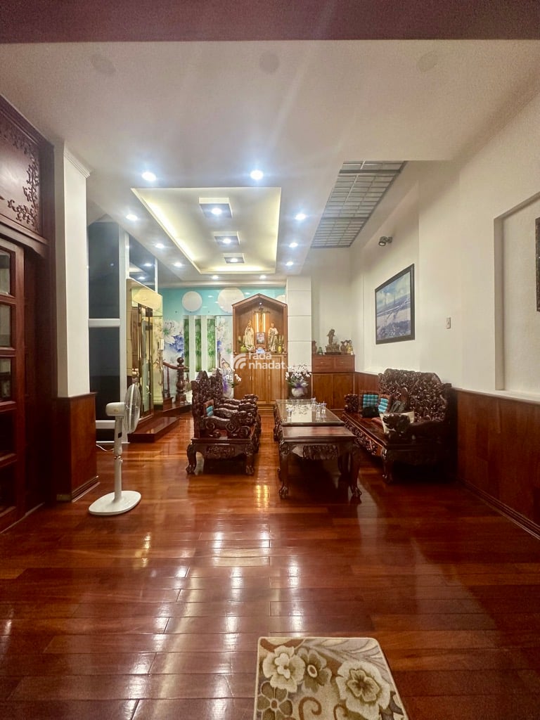 Biệt thự cao cấp 5 Tầng, diện tích lớn, Thiết kế mới lạ đẹp hiện đại, trang bị nội thất cao cấp