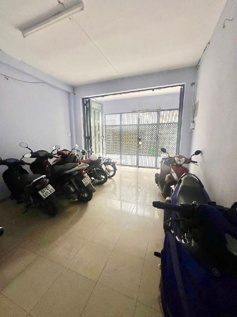 BÁN NHÀ CƯ XÁ LỮ GIA, 2 TẦNG, DT 68M2 ( 4 x 17 ), NHỈNH 14 TỶ