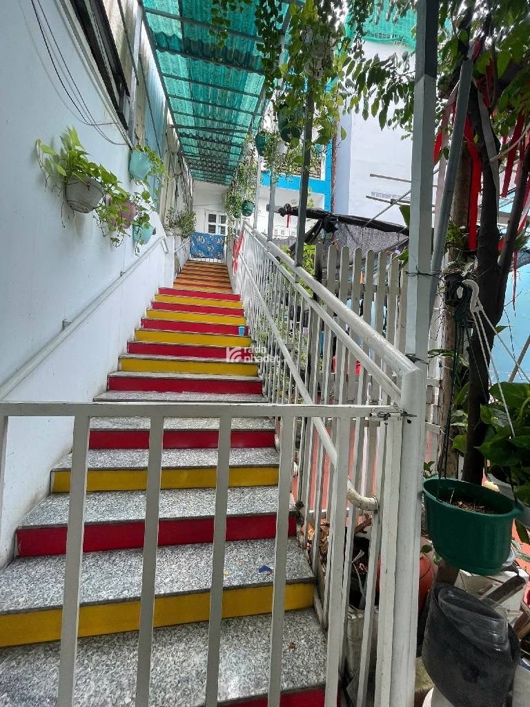 Bán nhà mặt tiền đường Chuyên Dùng Chính Q7 - 9x30 cho thuê 42tr/tháng - ngay cầu phú xuân - 17.9Ty