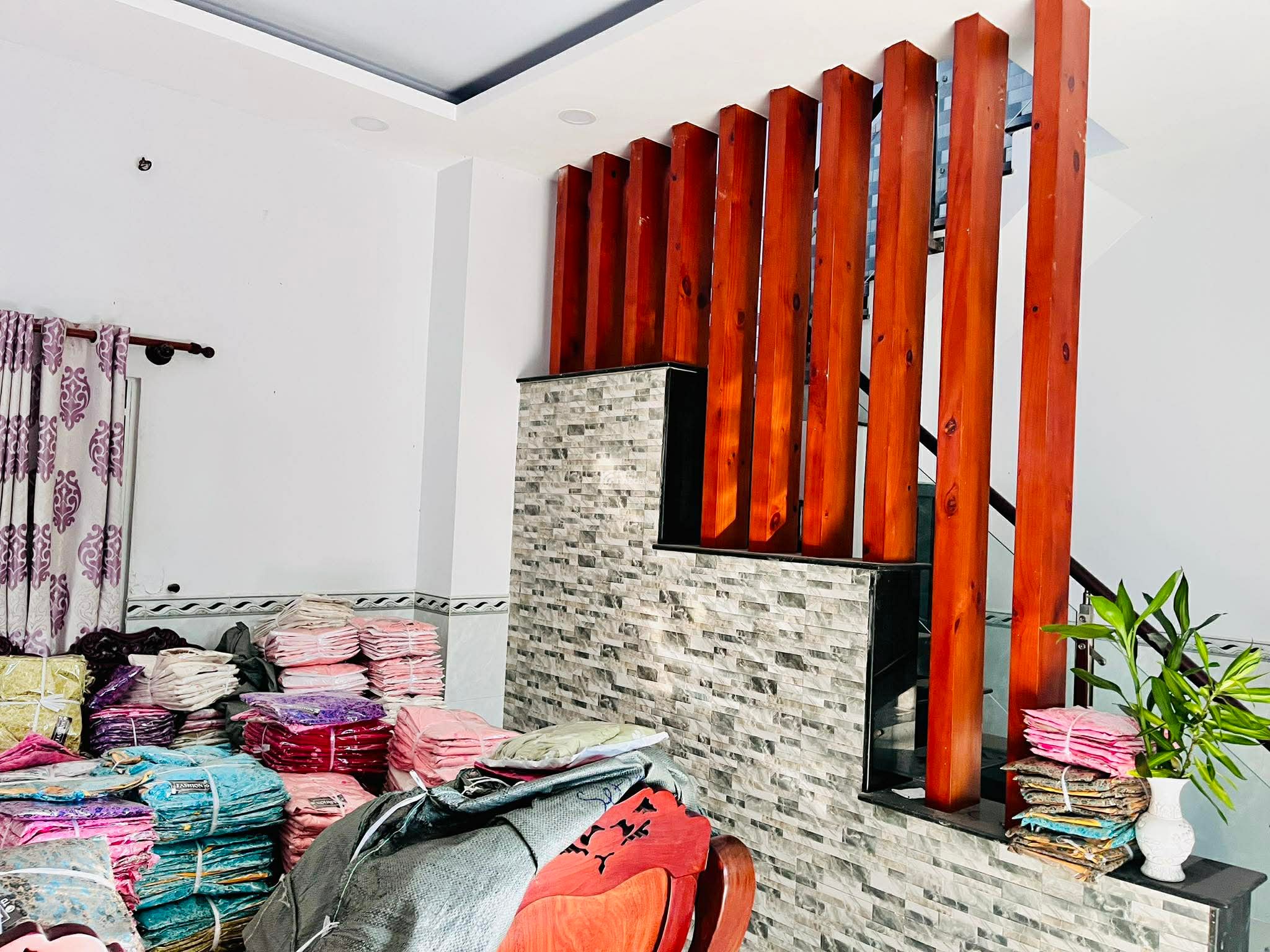 Bán Nhà và Xưởng.Xuân Thới Thượng, Gần Chợ Đầu Mối Hóc Môn. 880m2, Ngang 24m Đường 8m Thông.