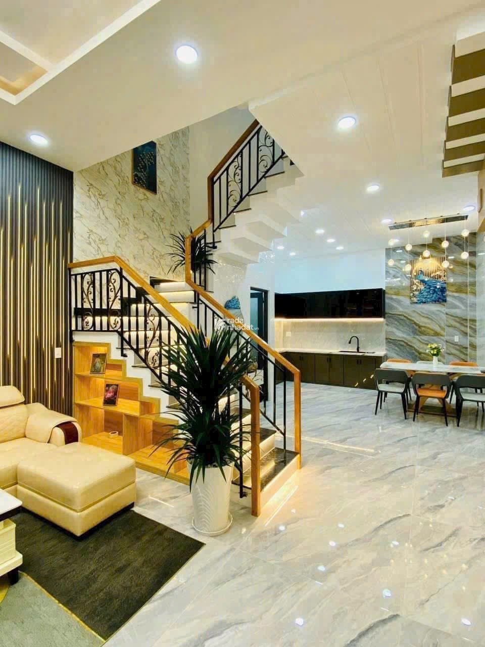 Hẻm 5m 61,3m2 giá 2 tỷ 350 triệu đường Nguyễn Minh Hoàng, phường 12, Tân Bình.