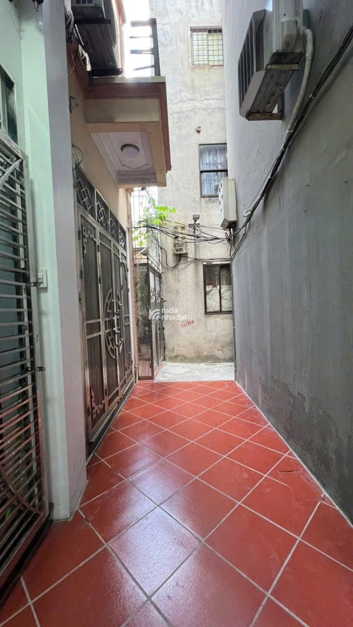  NHÀ MINH KHAI 42m LÔ GÓC NỞ HẬU giá 8.35 tỷ