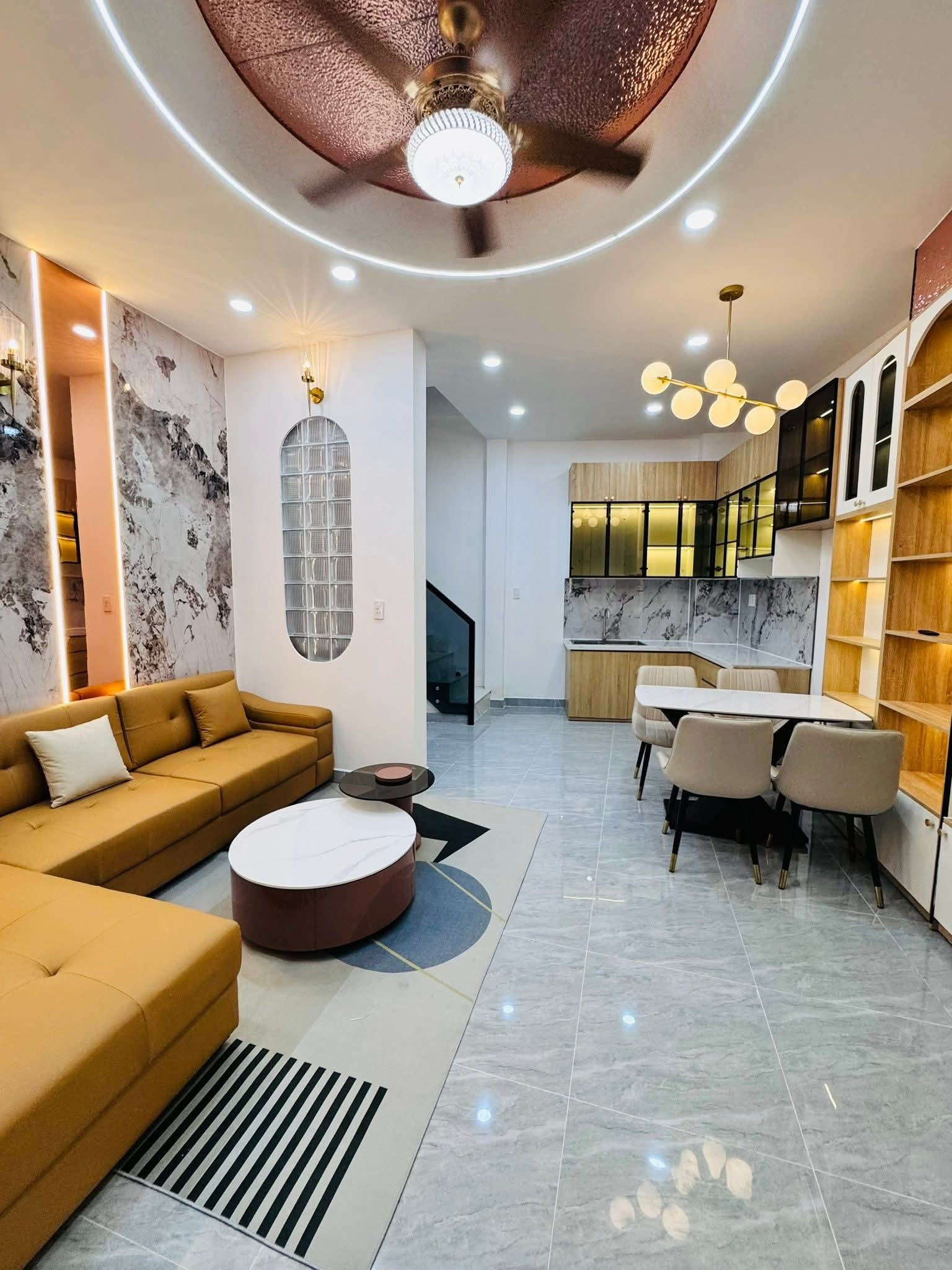 NHÀ ĐẸP Ở NGAY 4 TẦNG HẺM THÔNG GẦN TRƯỜNG ĐOÀN THỊ ĐIỂM 34m2 CHỈ 7,3 TỶ.