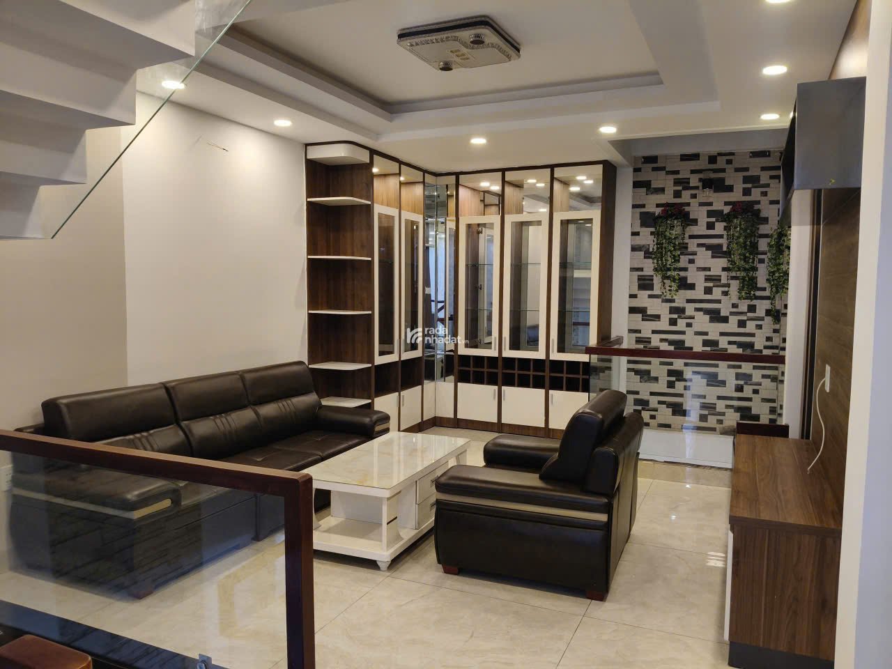 SIÊU PHẨM MẶT TIỀN DƯƠNG QUẢNG HÀM  GÒ VẤP 5 tầng. Có vỉa hè chỉ 14 tỷ