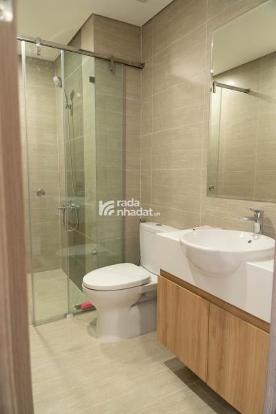 Căn hộ Vinhomes Grand Park tầng cao, đầy đủ nội thất.