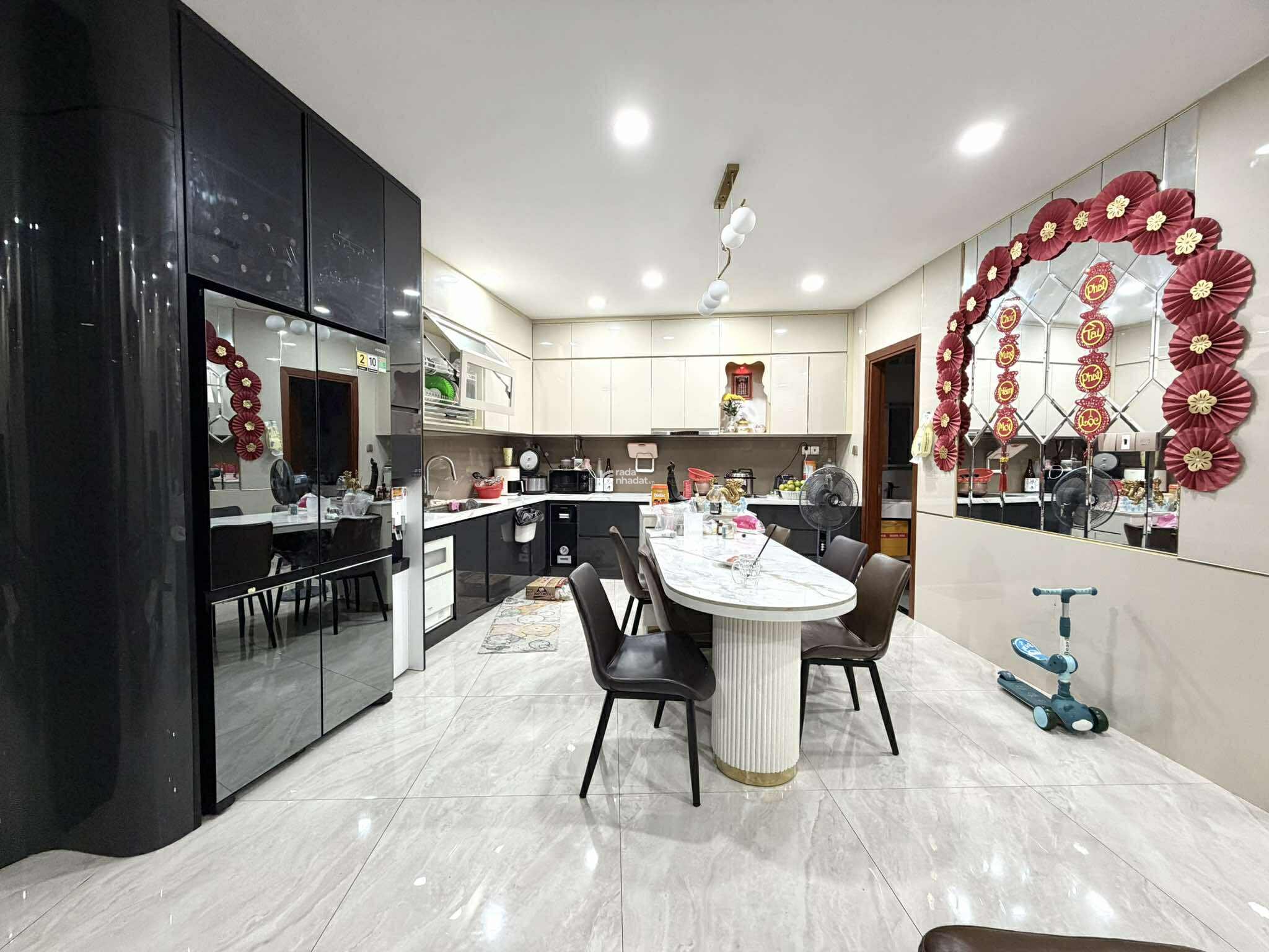 TOÀ NHÀ 8 TẦNG THANG MÁY - LÔ GÓC 3 MẶT THOÁNG - 13 PHÒNG HẺM NHỰA 6M - 24 TỶ