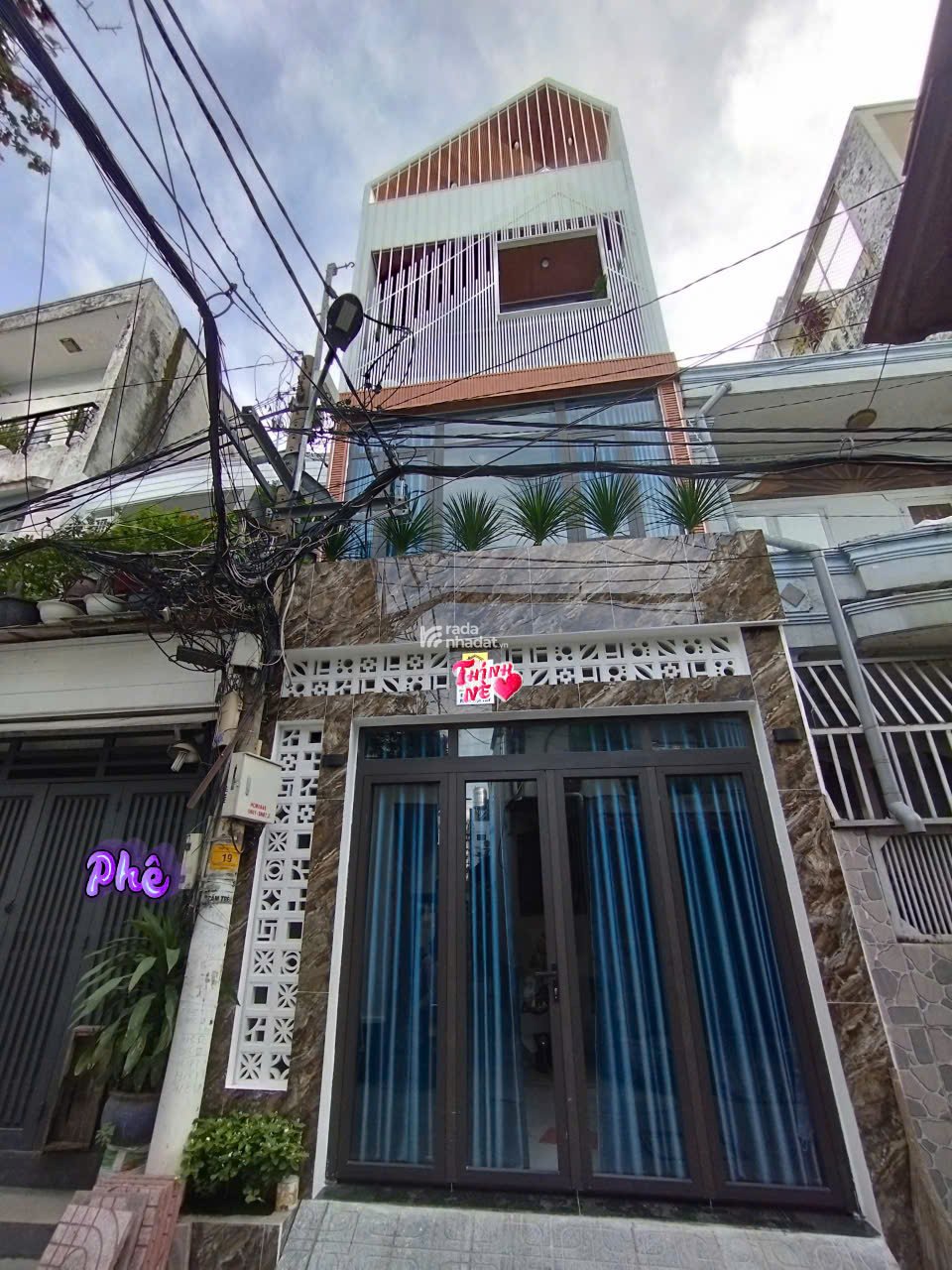 Nhà mới 4 tầng  full nội thất xe hơi ngủ trong nhà, dt 4x12m , Giá 6.5 tỷ