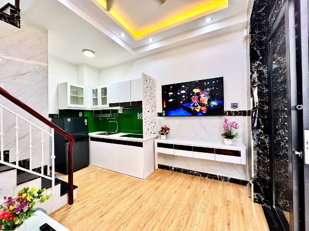 TRUNG TÂM TP. SÁT HẺM XE HƠI DUY TÂN, PHÚ NHUẬN, 20M2 CÓ KC Ở NGAY. GIẢM 350TR CHỈ CÒN 3.5T TL 