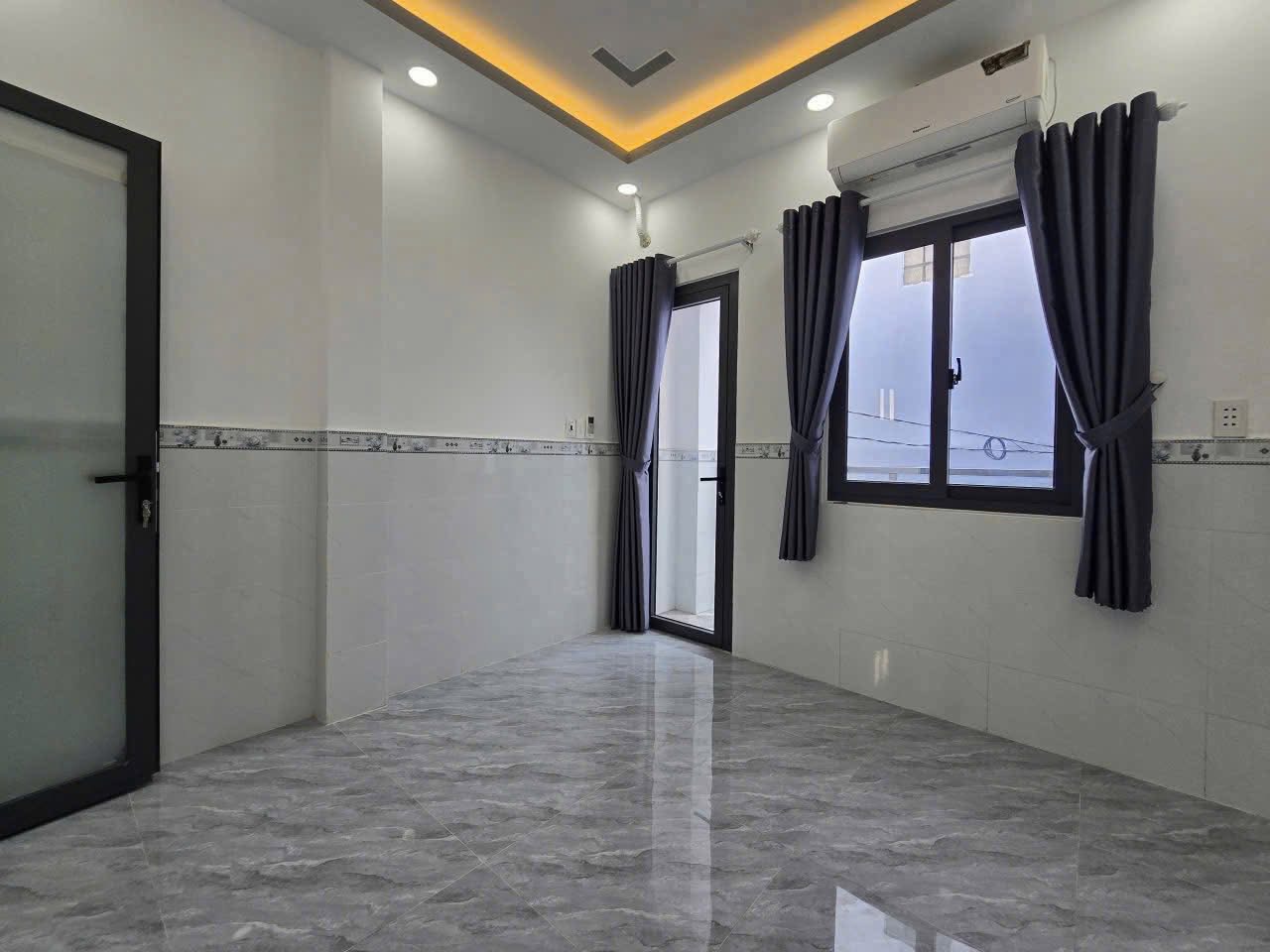 Bán NR 2PN, 2WC giá 4TỶ250  35m2 tại Nguyễn Thượng Hiền, P5, Q3, HCM