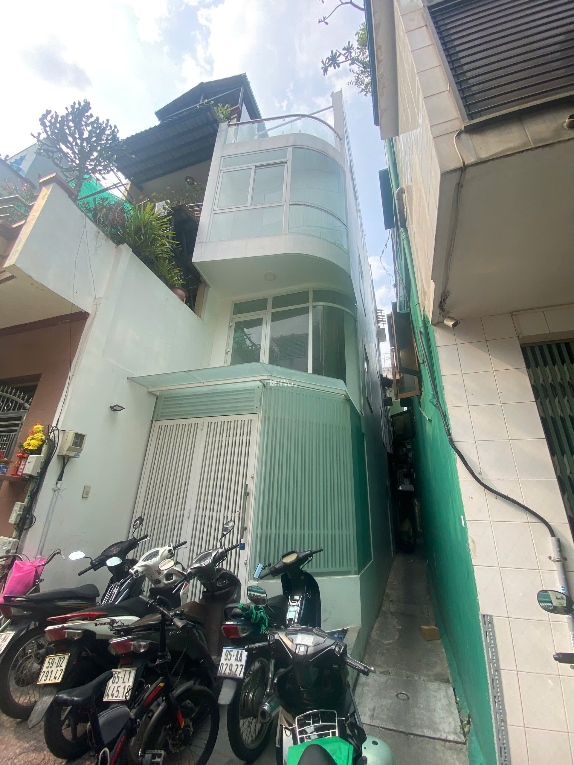 Cần bán căn góc 2 MT Bà Hạt Phường 8 Quận 10, diện tích 3x12m, trệt 2 lầu sân thượng, giá 12 tỷ