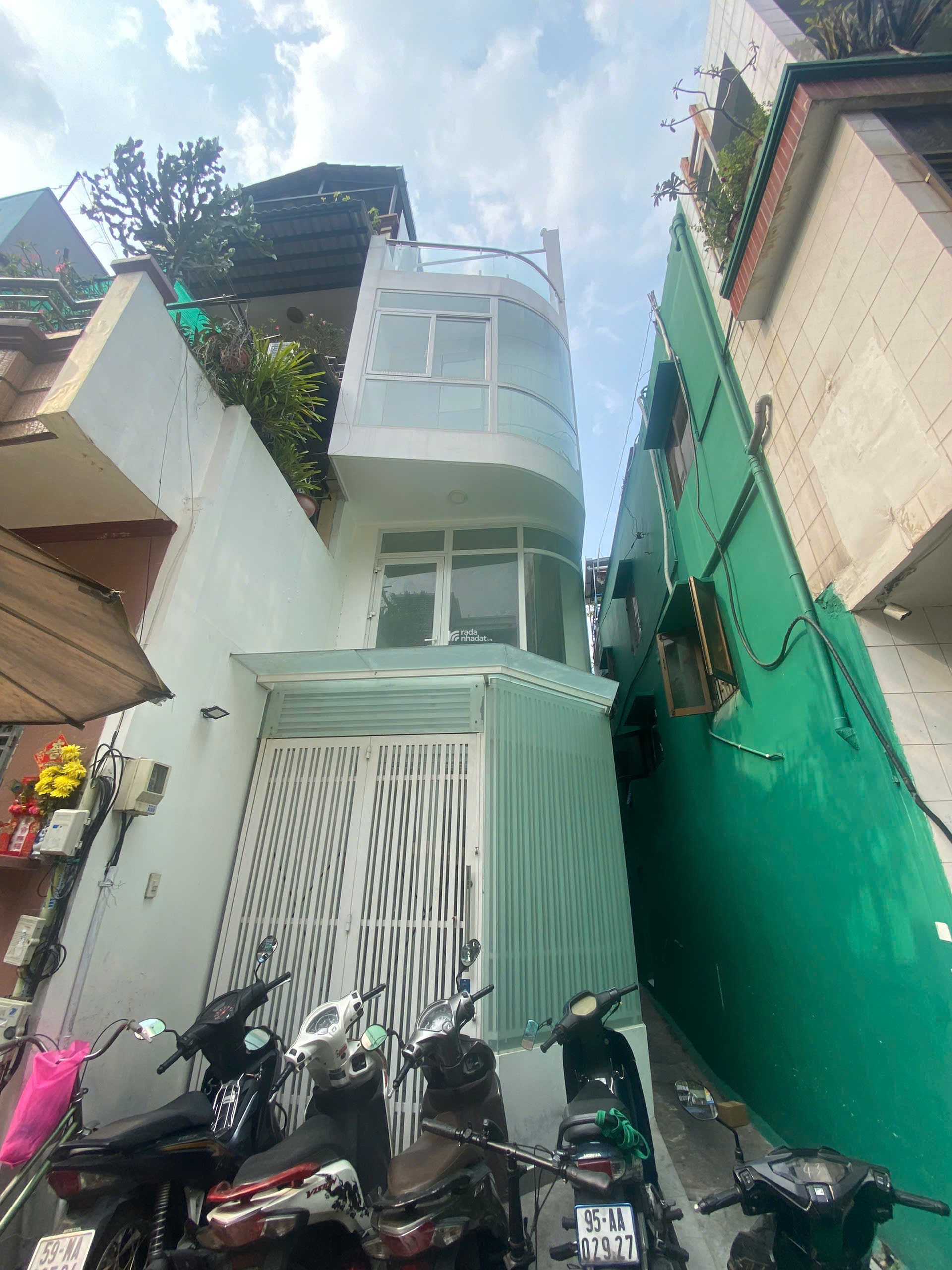 Cần bán căn góc 2 MT Bà Hạt Phường 8 Quận 10, diện tích 3x12m, trệt 2 lầu sân thượng, giá 12 tỷ