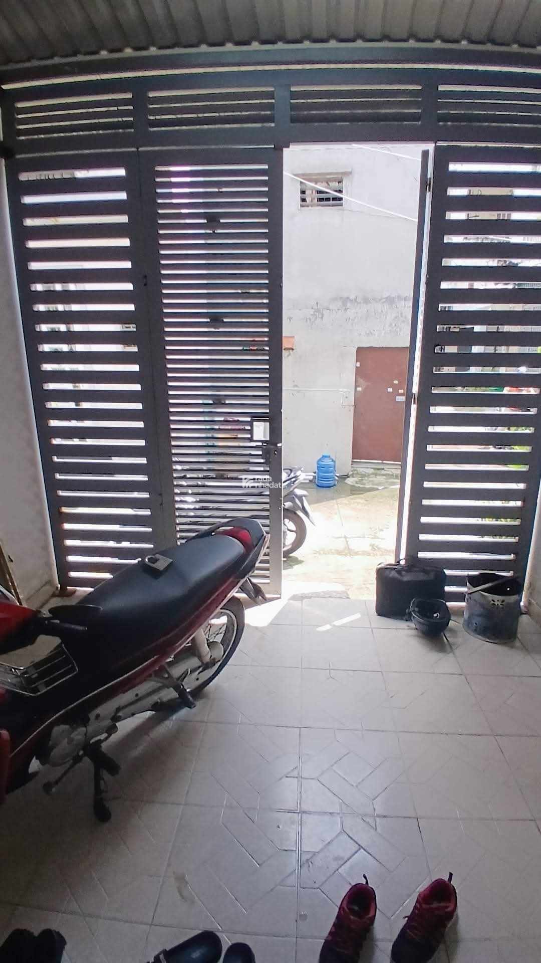 Bán Nhà Trường Chinh, 85m2, 2 Tầng, , 150m ra Cầu Vượt Ngã Tư An Sương, 30m ra Đại Lộ Trường Chinh