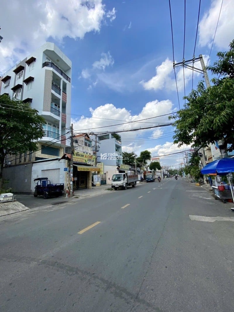 Bán nhà nặt tiền Lý Thánh Tông-ngang 4m-sổ vuông-gần trường-kinh doanh tốt 11 tỷ hơn 