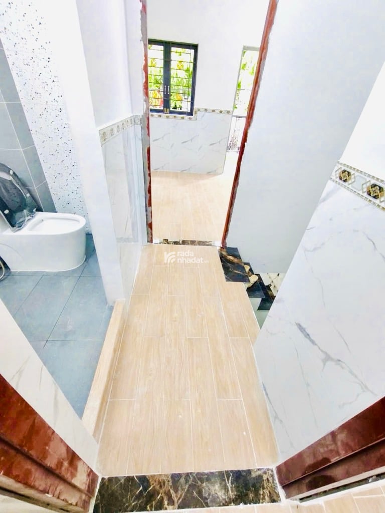 BÁN NHÀ ĐẸP BÌNH ĐÔNG QUẬN 8 45M2 3PN 4.X TỶ HẺM XE HƠI 1 TRỤC