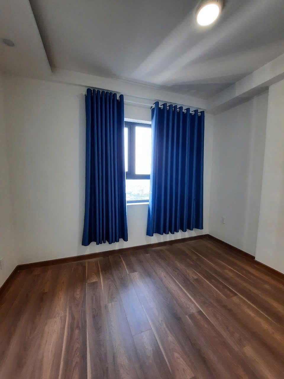 2PN2WC - 69m2 - Giá 3.85 tỷ -Căn góc view cao tốc Q7 Riverside Complex