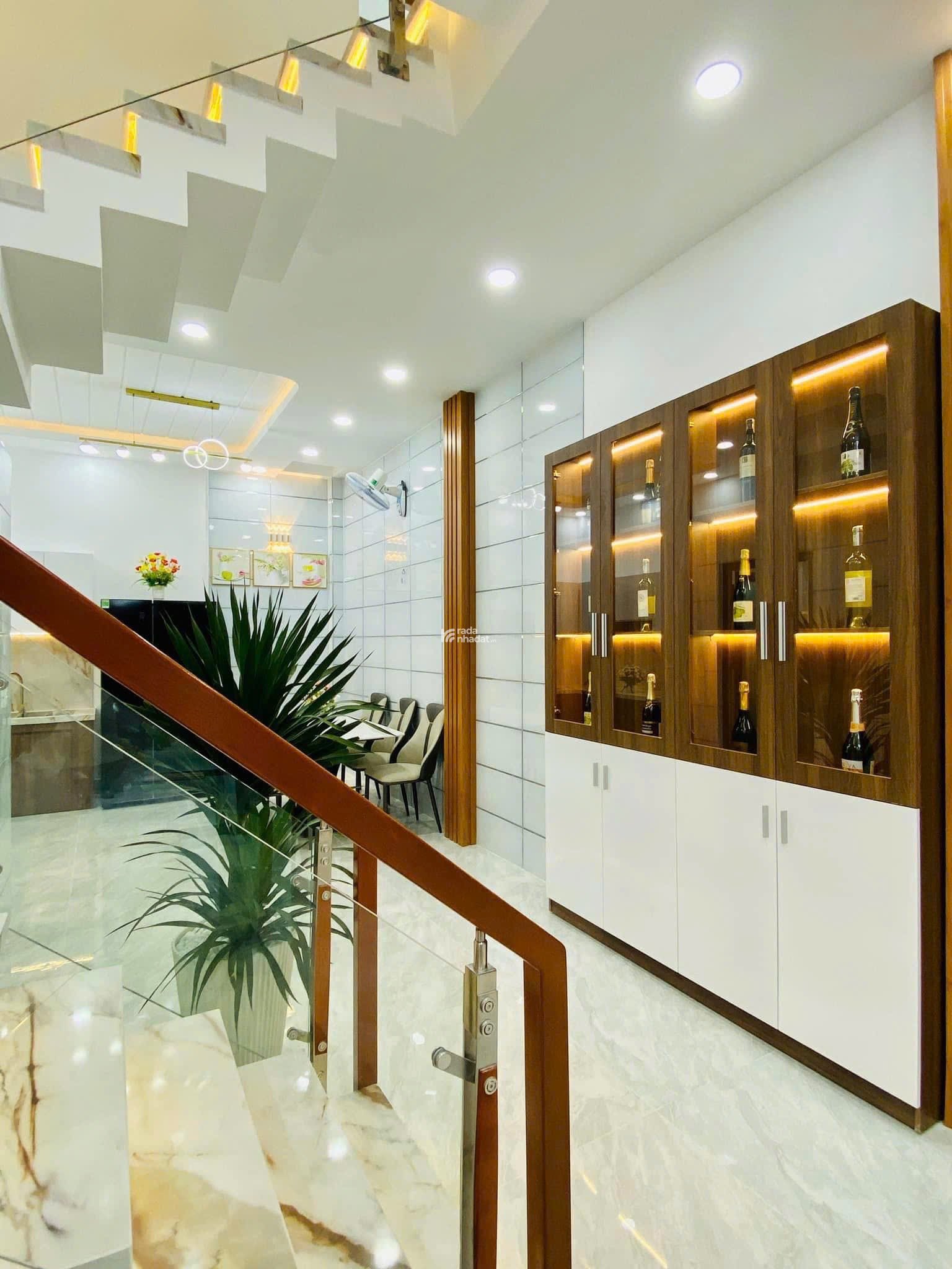 Bán nhà 42m2 Lê Quang Định,Bình Thạnh xây dựng 4 tầng giá 3tỷ250.Gần chợ Bà Chiểu.Hẻm 6m. Sổ riêng.