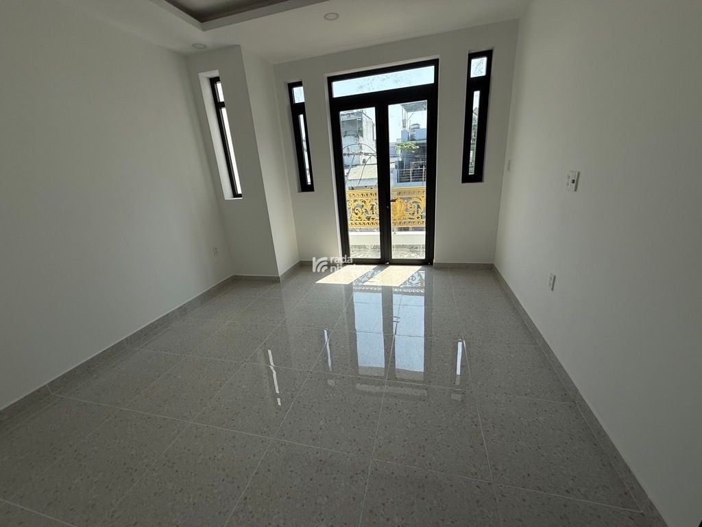 SIÊU PHẨM - 4 TẦNG - MỚI KENG - GIÁP KHU TÊN LỬA - Ô TÔ VÀO NHÀ 