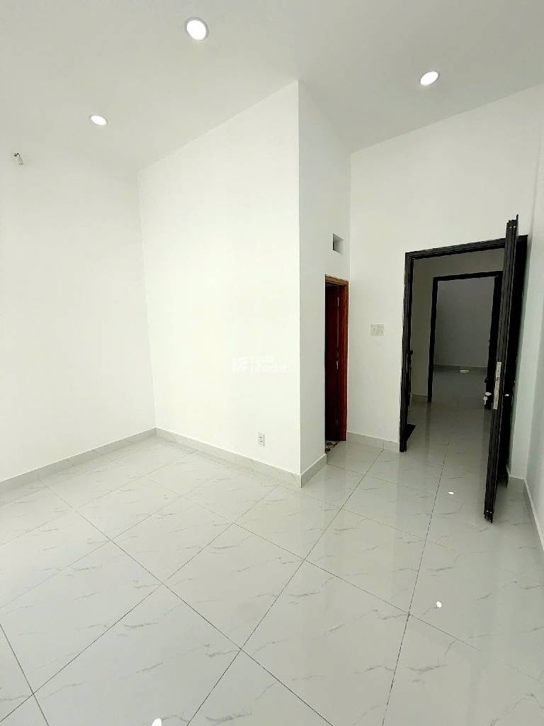 SÁT MẶT TIỀN ĐƯỜNG - NGANG 4 DÀI 12 - 2 TẦNG - 2PN,2WC - TRẦN THỊ TRỌNG - PHƯỜNG 15 - QUẬN TÂN BÌNH